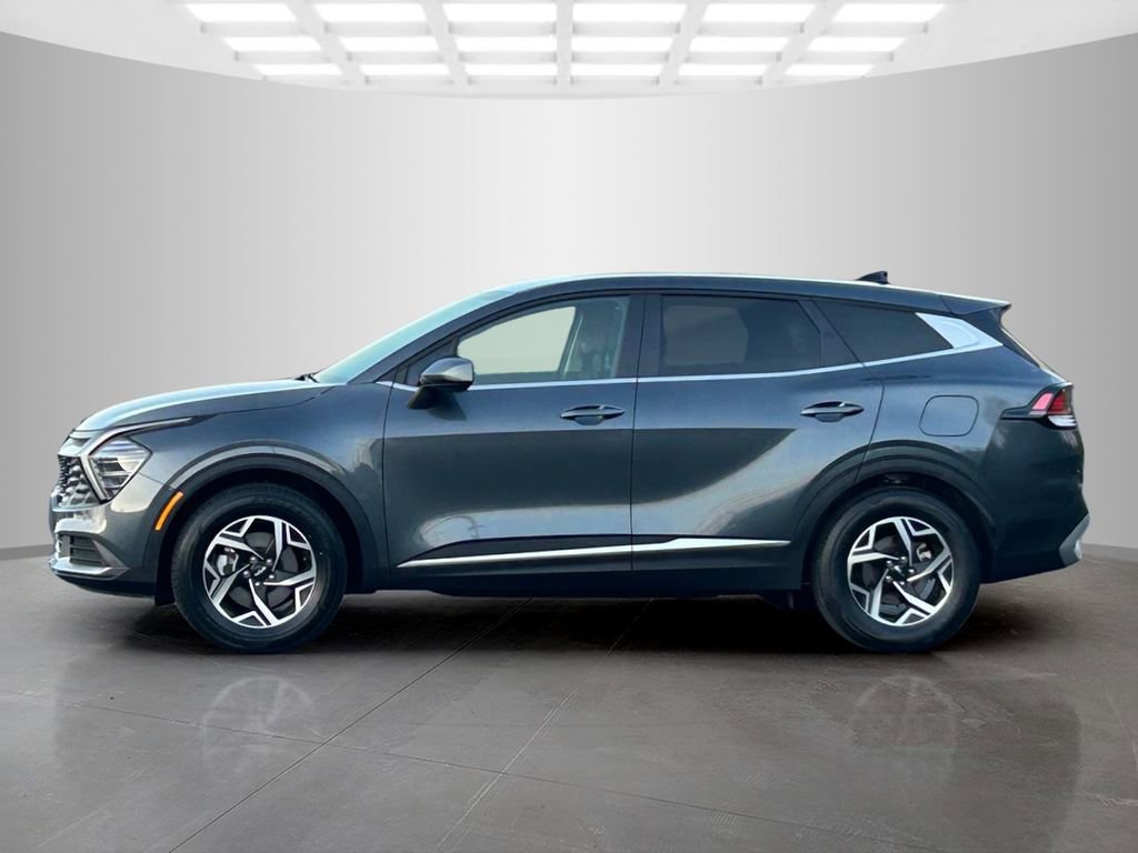 Used 2024 Kia Sportage LX image 2