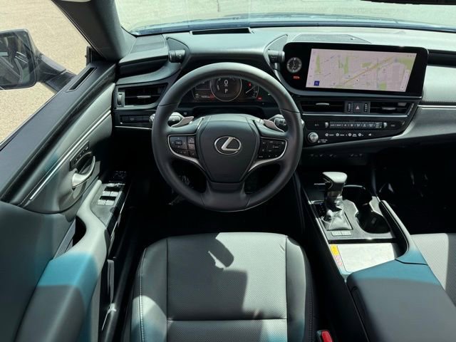 Used 2025 Lexus ES 300h w/ Premium Package FWD image 5