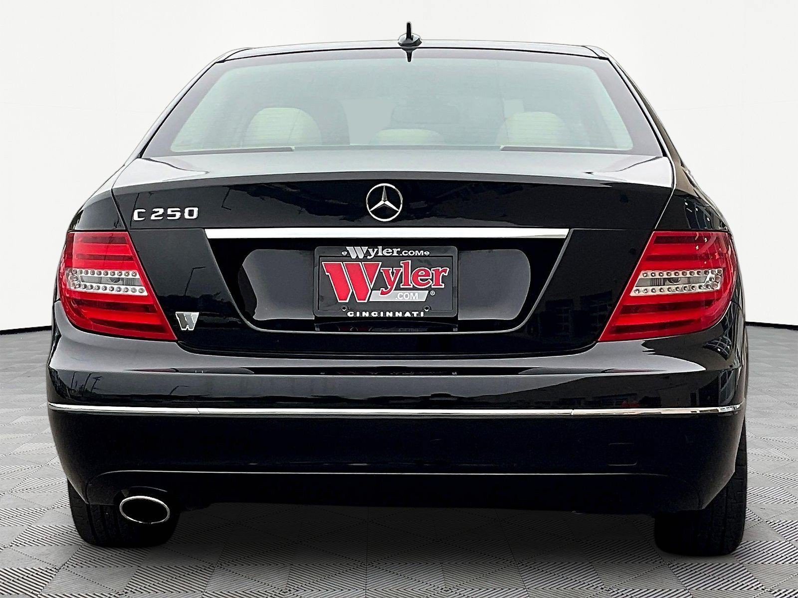 Used 2013 Mercedes-Benz C 250 Sedan image 5