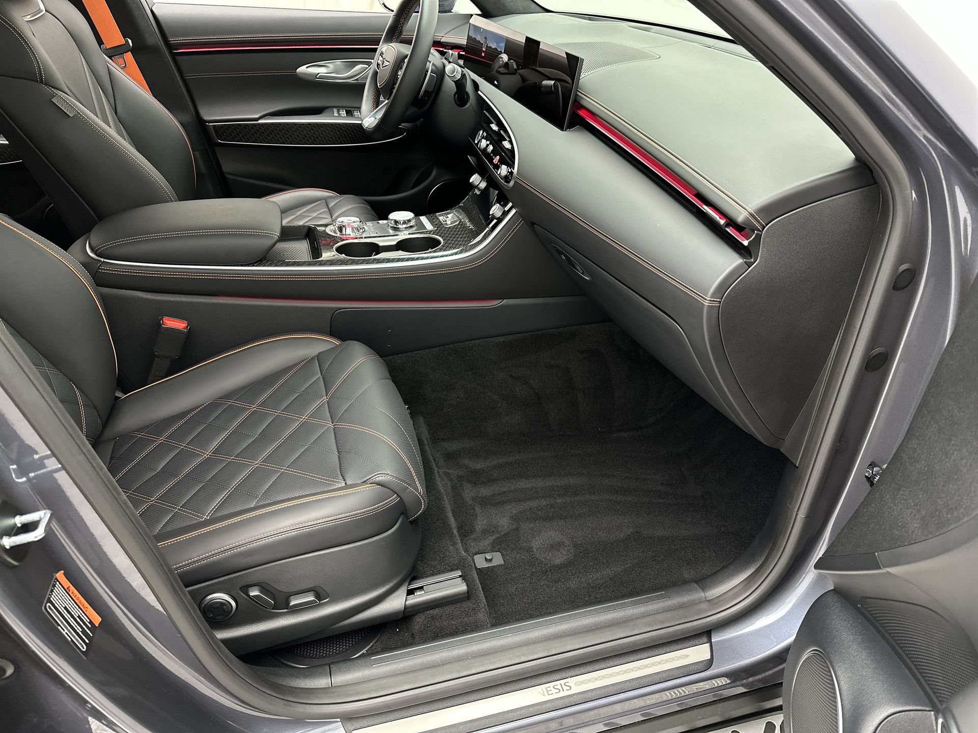 Certified 2026 Genesis GV70 3.5T Sport Prestige AWD/4WD image 25