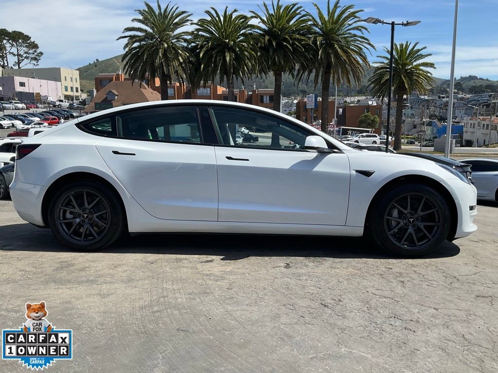 Used 2023 Tesla Model 3 Standard Range image 3