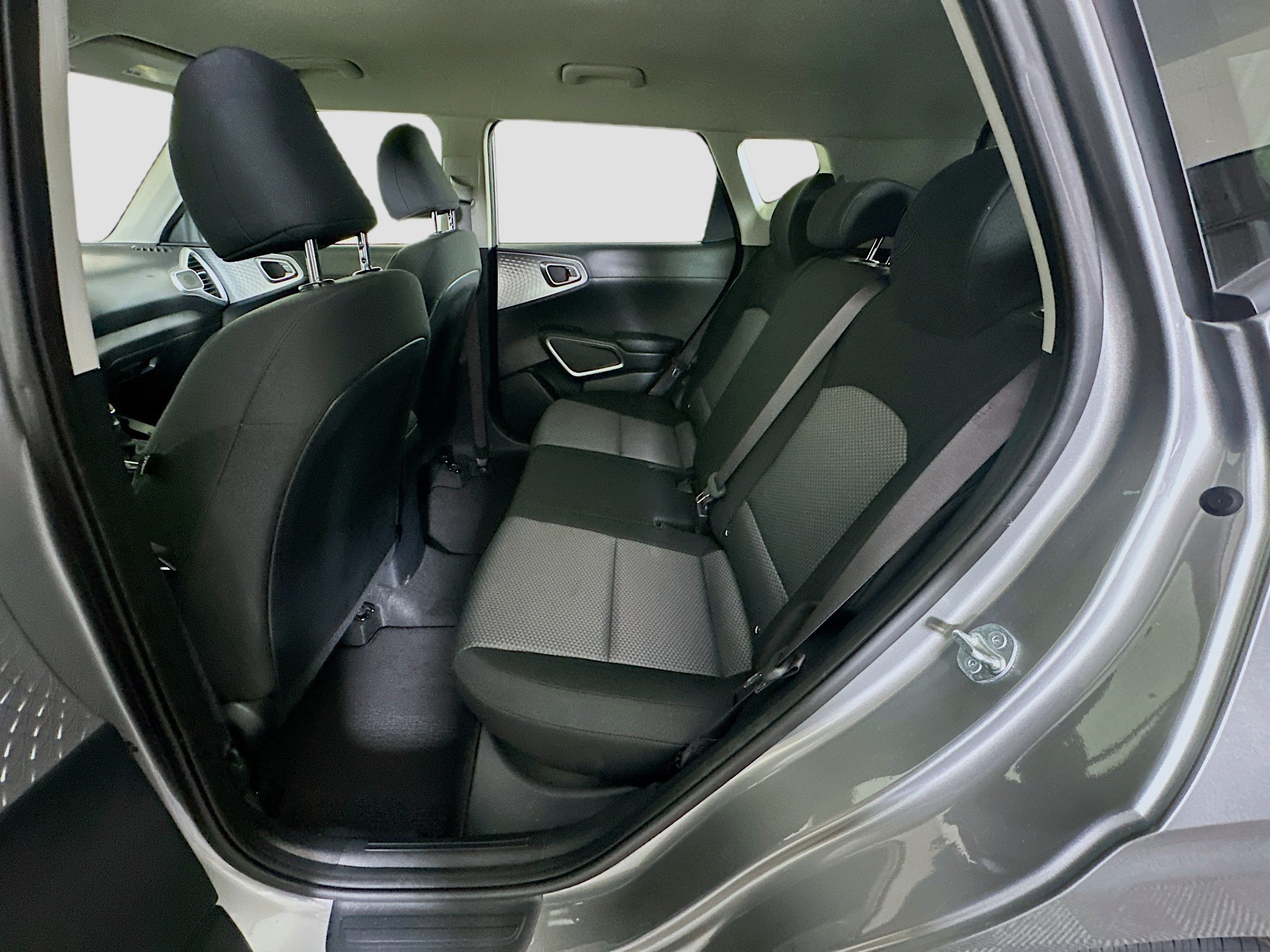 Used 2025 Kia Soul LX w/ LX Technology Package FWD image 27
