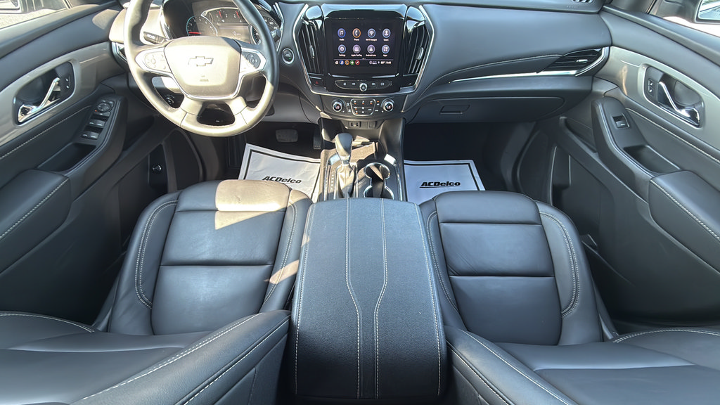 Used 2023 Chevrolet Traverse LT w/ Rear Camera Mirror Package AWD/4WD image 29