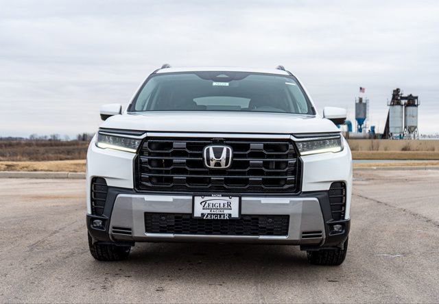 New 2026 Honda Pilot Touring image 2