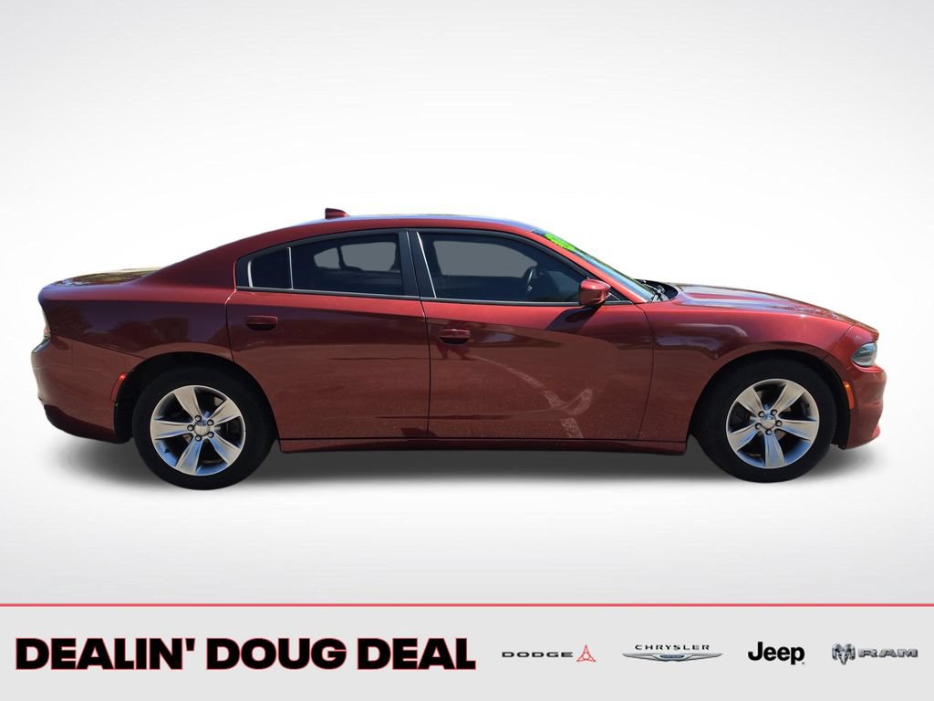 Used 2017 Dodge Charger SXT RWD image 6