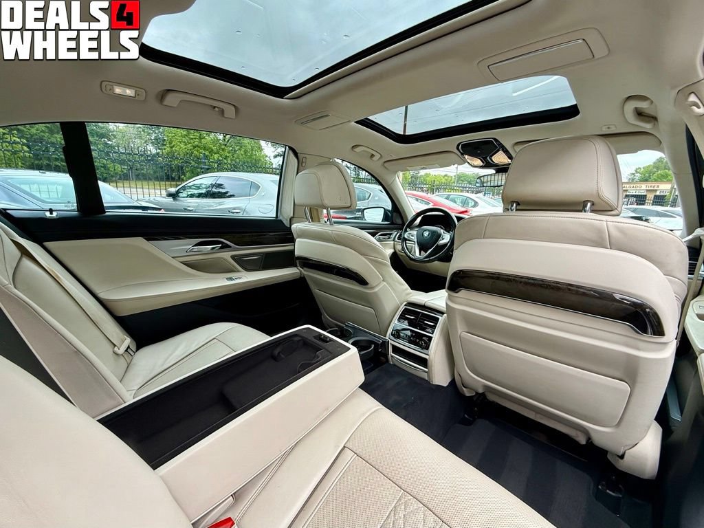 Used 2018 BMW 740i RWD image 38