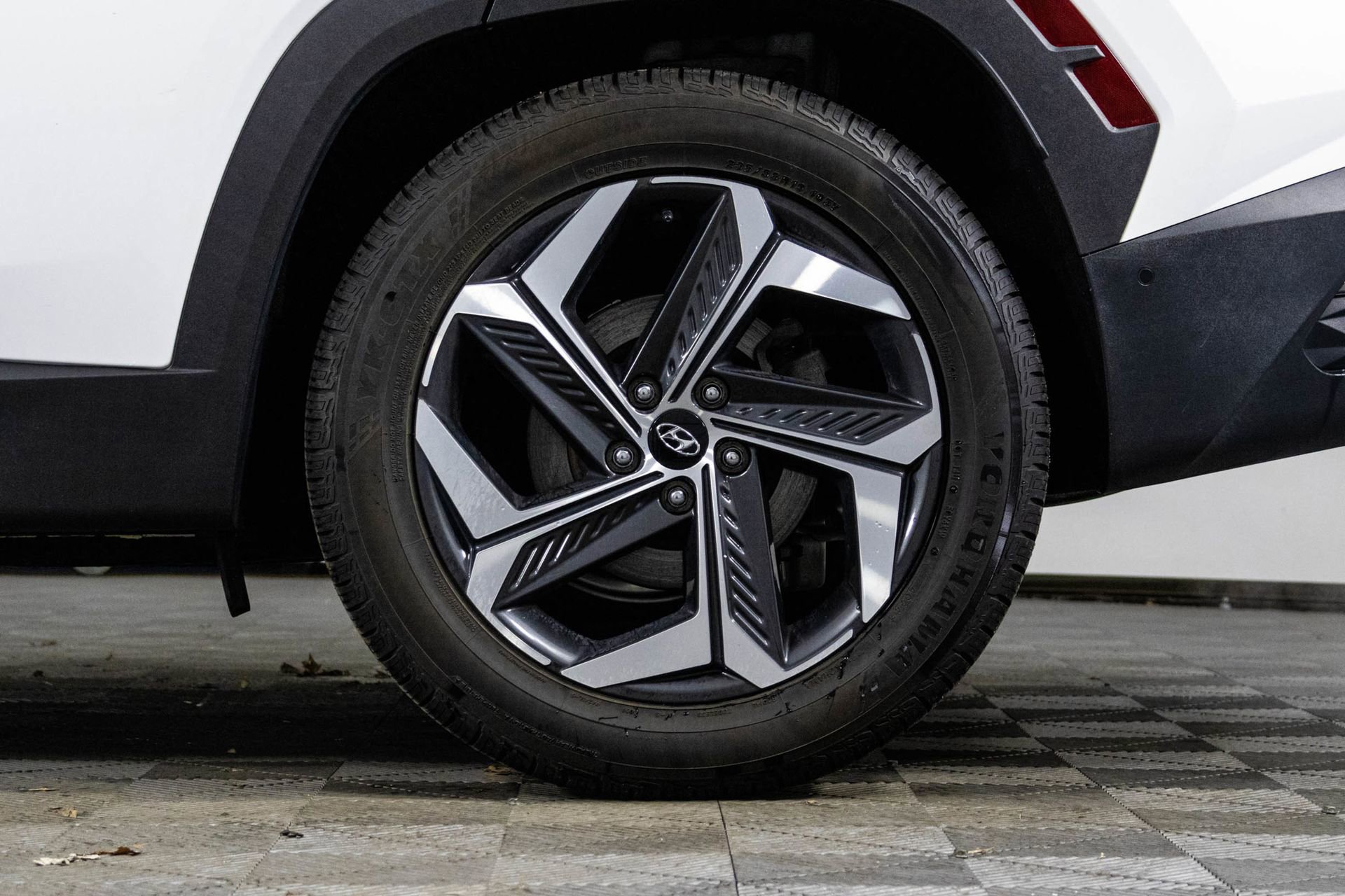 Used 2023 Hyundai Tucson Limited image 45