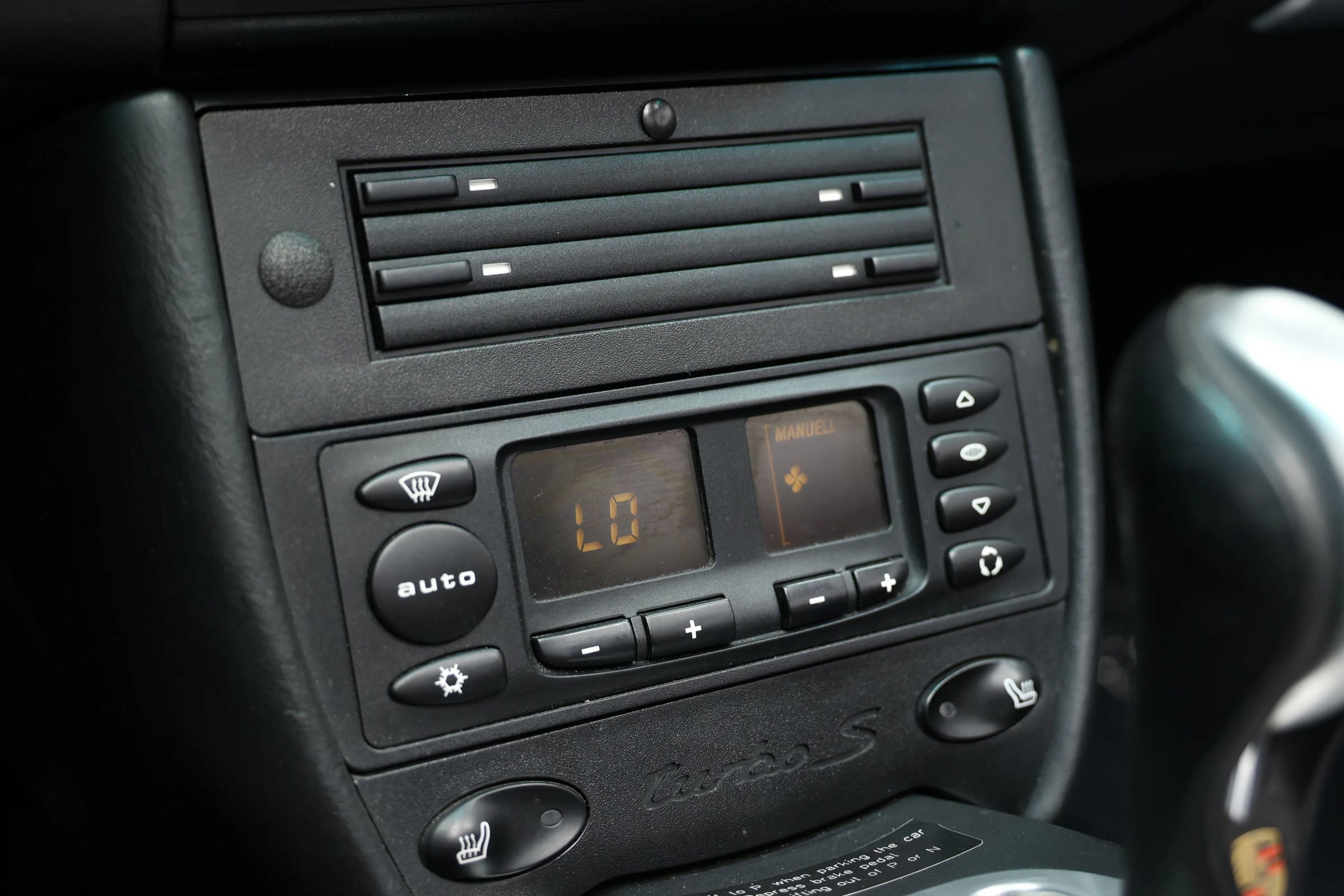 Used 2005 Porsche 911 Turbo image 38