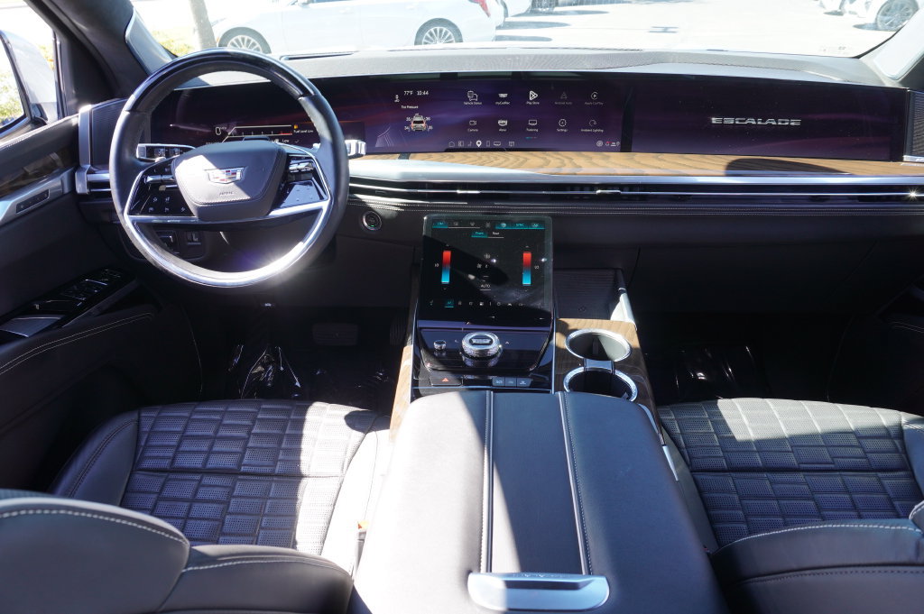 Certified 2025 Cadillac Escalade Sport Platinum AWD/4WD image 17