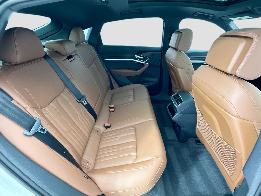 Certified 2024 Audi Q8 e-tron Prestige w/ Prestige Package AWD/4WD image 21