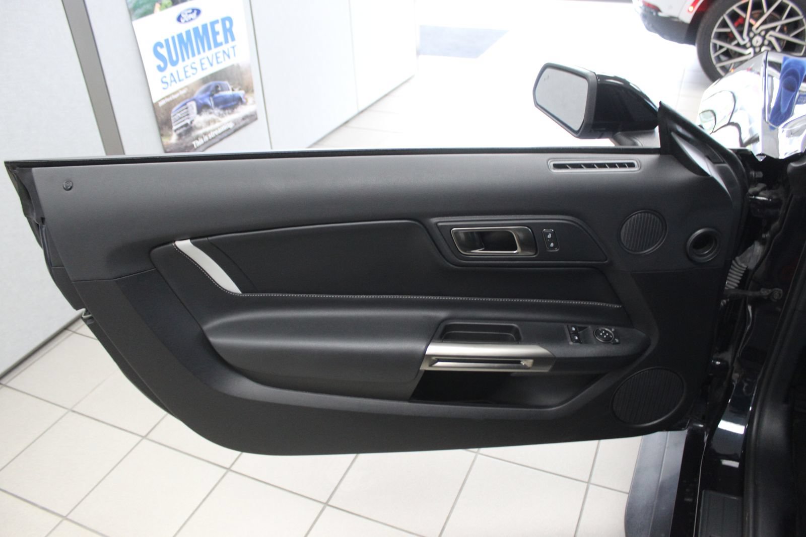 Used 2022 Ford Mustang Shelby GT500 w/ Technology Package RWD image 14