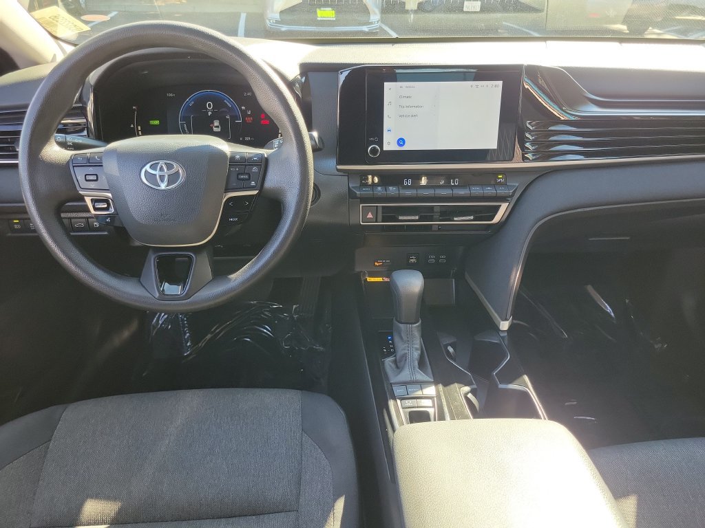 Used 2025 Toyota Camry LE FWD image 11