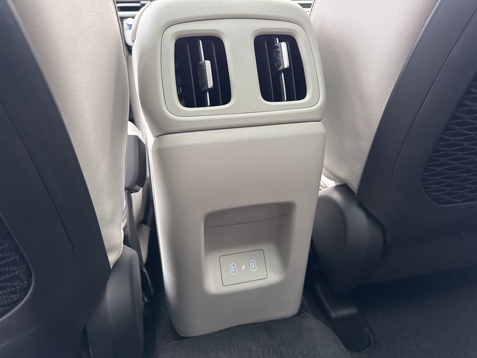 Used 2025 Hyundai Tucson Limited image 15