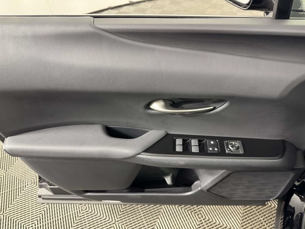 Used 2024 Lexus UX 250h AWD w/ Premium Package image 17