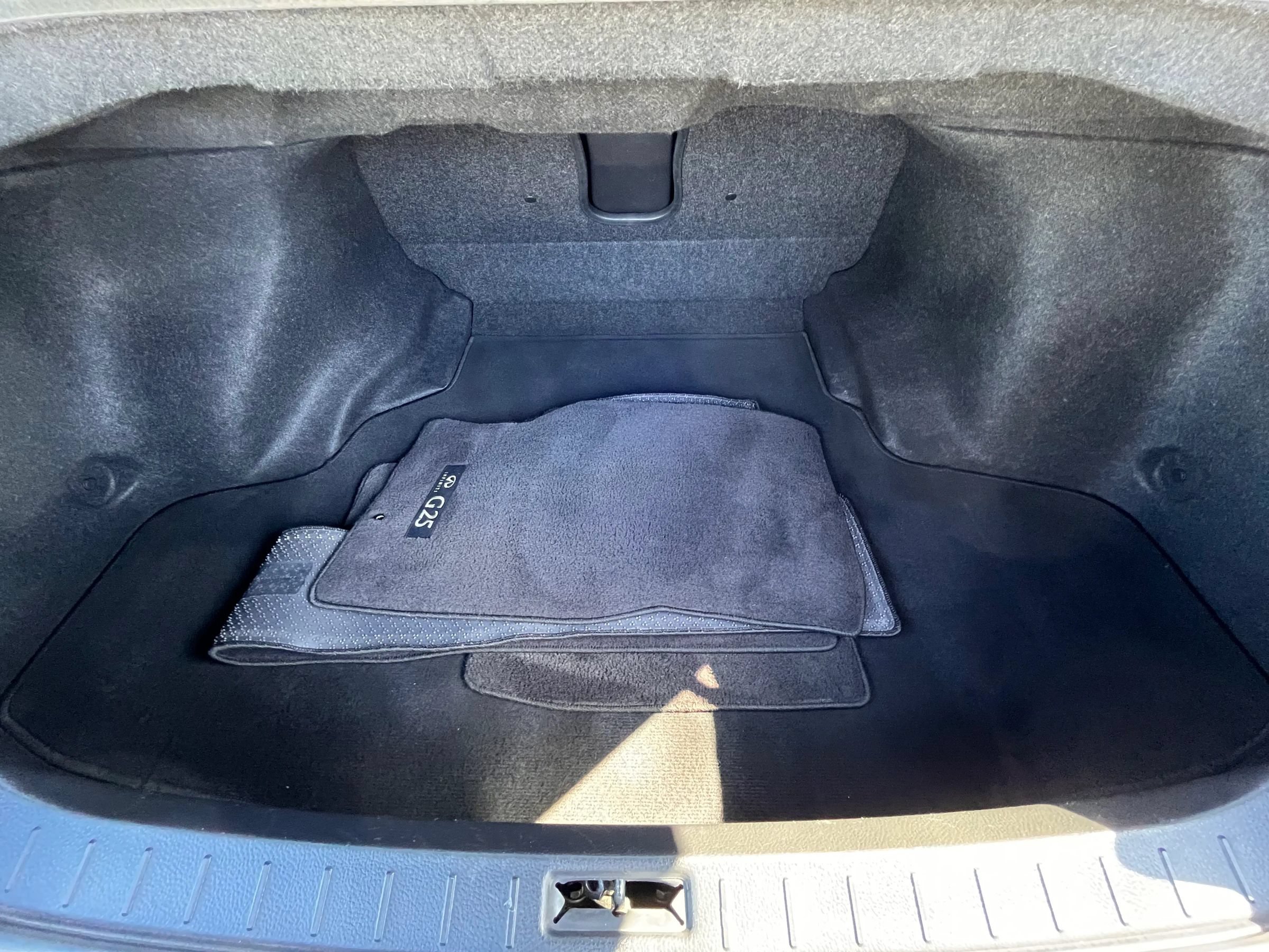 Used 2012 INFINITI G25 Journey RWD image 22