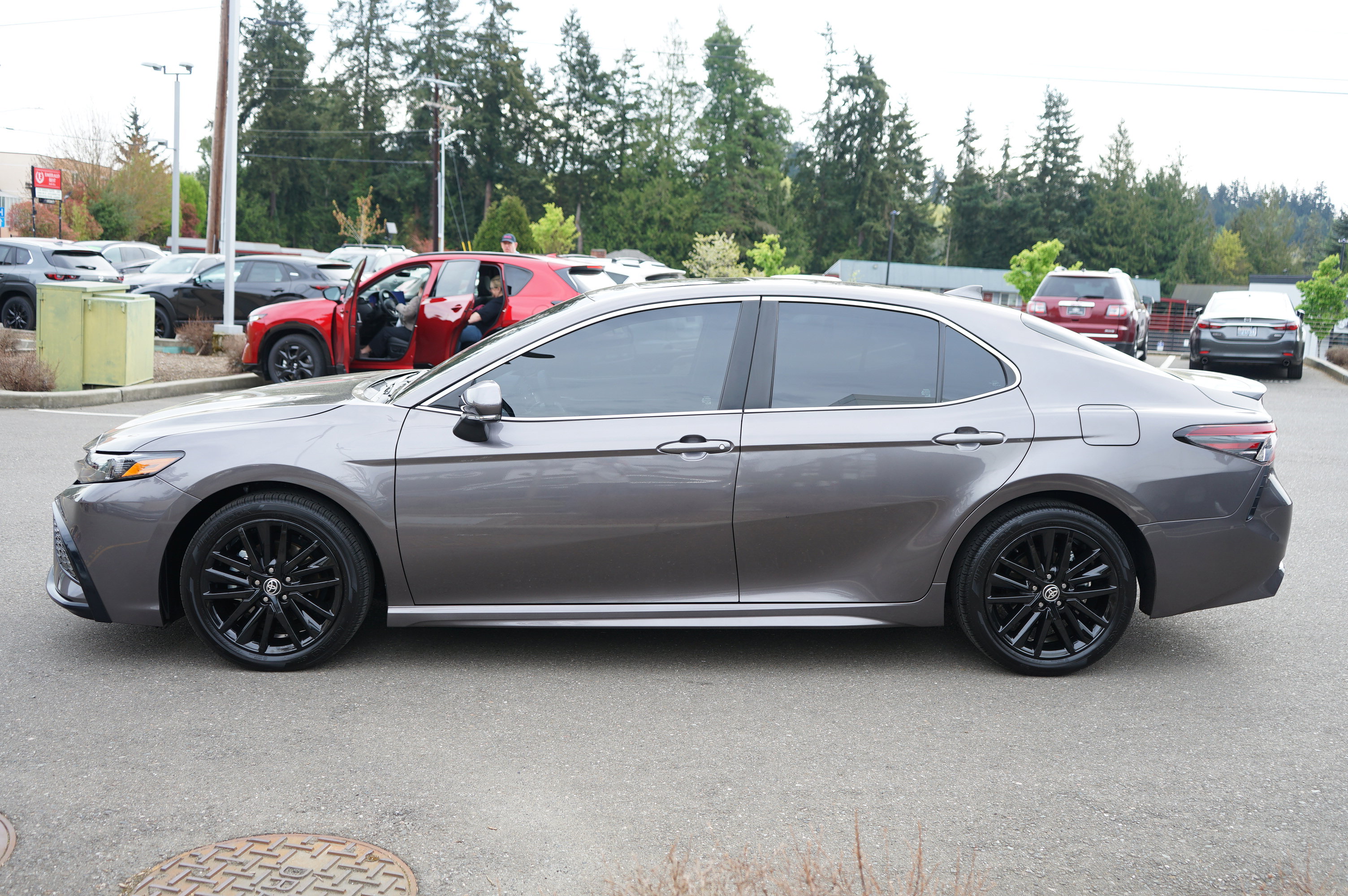 Used 2023 Toyota Camry SE AWD/4WD image 7