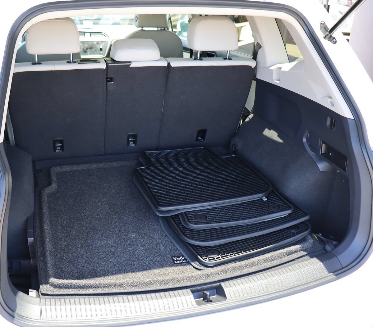 Used 2019 Volkswagen Tiguan SE w/ Panoramic Sunroof Package AWD/4WD image 25
