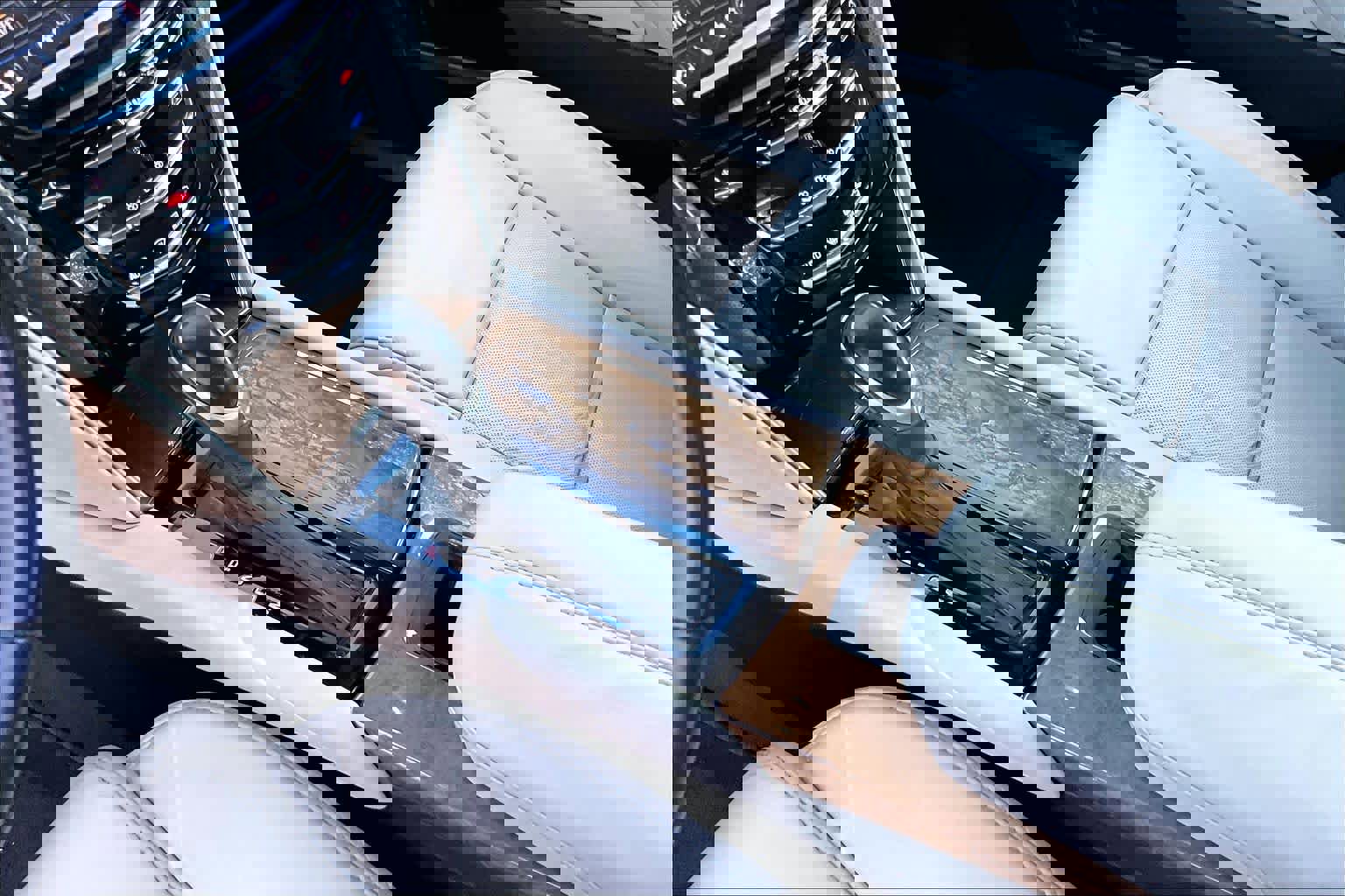 Used 2019 Cadillac XTS image 17