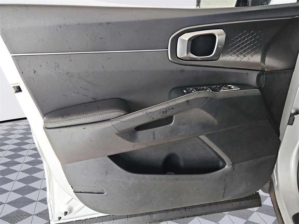 Used 2023 Kia Sorento EX image 10