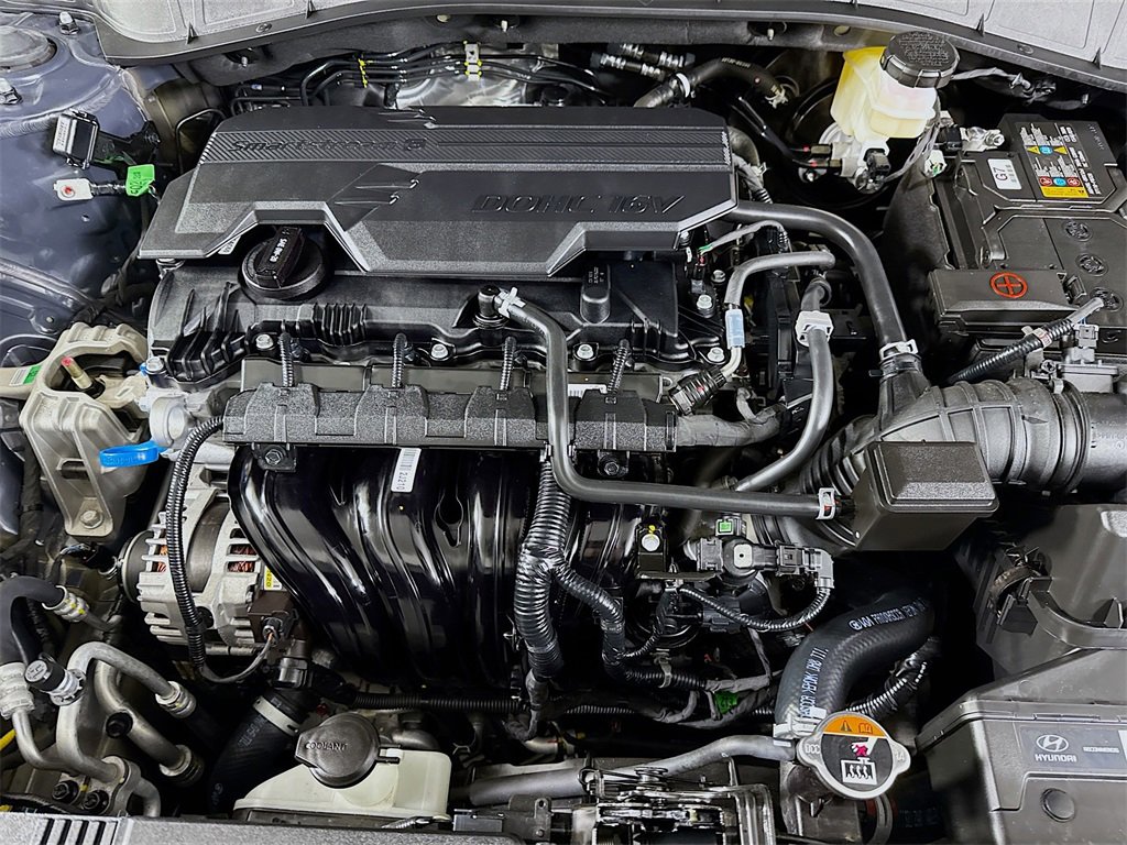 Certified 2025 Hyundai Kona SE image 34