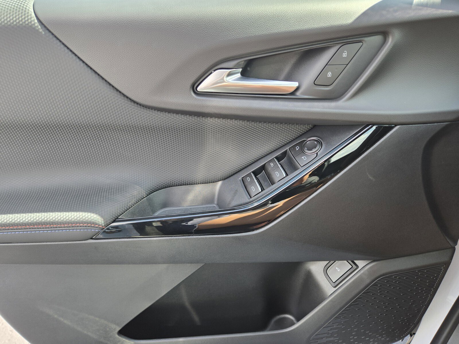 New 2026 Chevrolet Equinox RS w/ Safety and Technology Package image 13