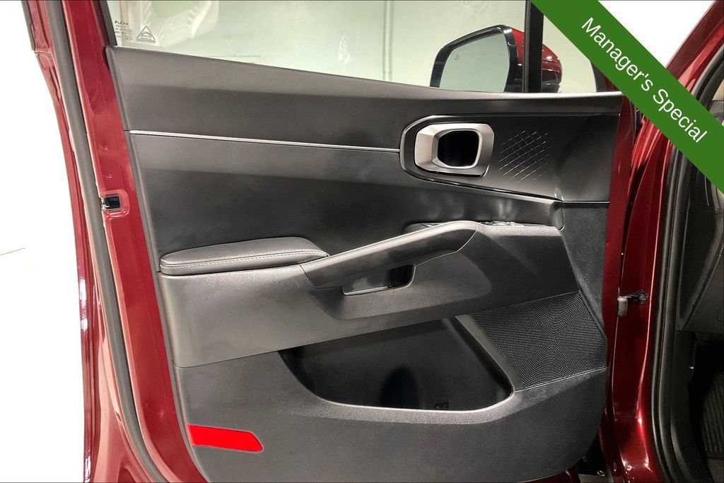 Used 2025 Kia Sorento S w/ Panoramic Sunroof Package FWD image 22