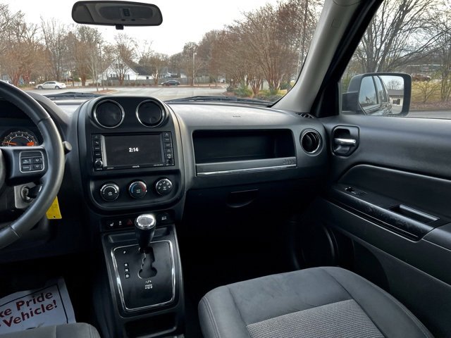 Used 2014 Jeep Patriot Latitude w/ Sun/Sound Group image 30