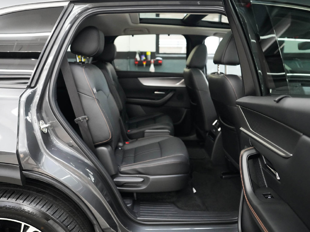 Used 2024 MAZDA CX-90 Plug-In Hybrid w/ Premium Pkg AWD/4WD image 35
