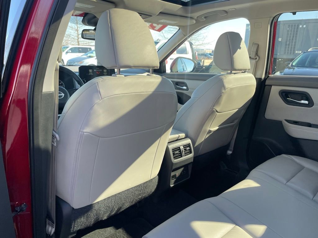 Used 2023 Nissan Rogue SL w/ SL Premium Package image 24