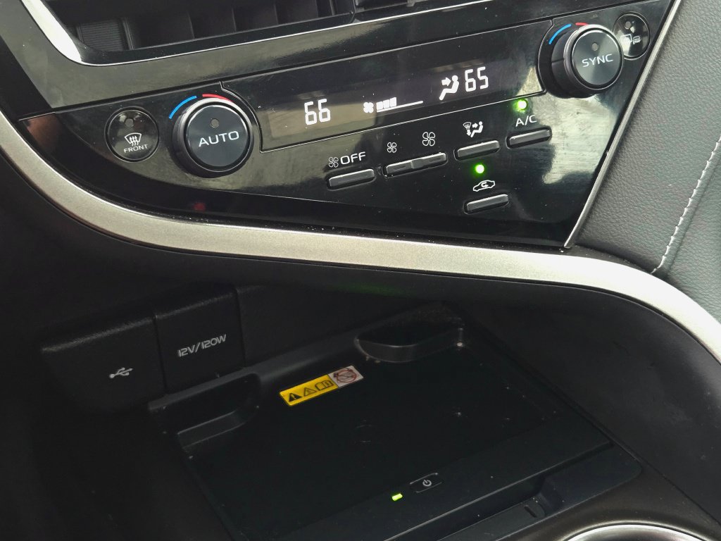 Used 2022 Toyota Camry XSE w/ Navigation Package FWD image 31