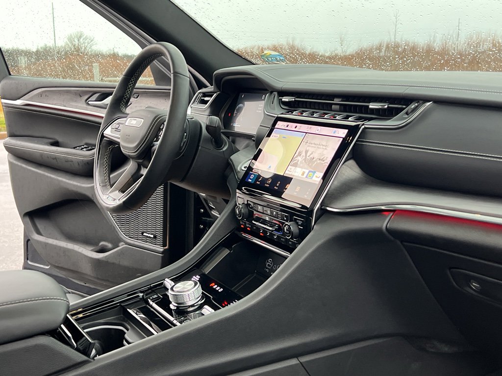 Used 2024 Jeep Grand Cherokee Overland w/ Adv Protech Group III image 31