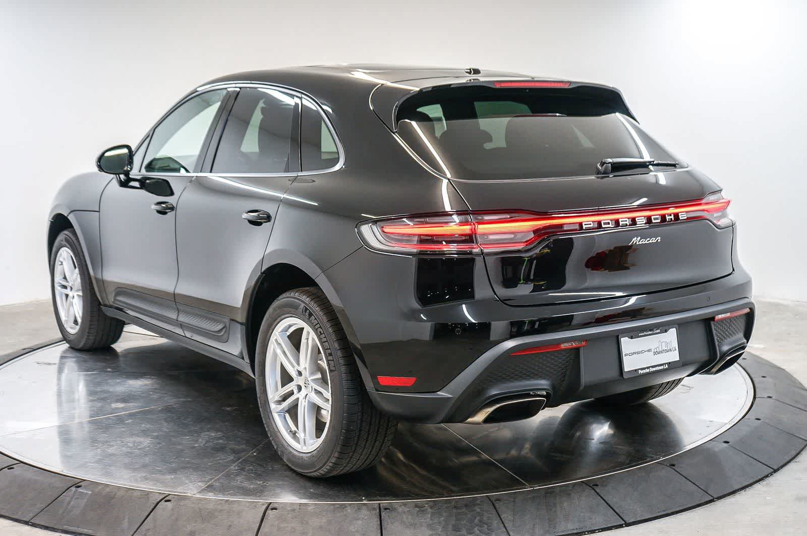 New 2026 Porsche Macan AWD/4WD image 3