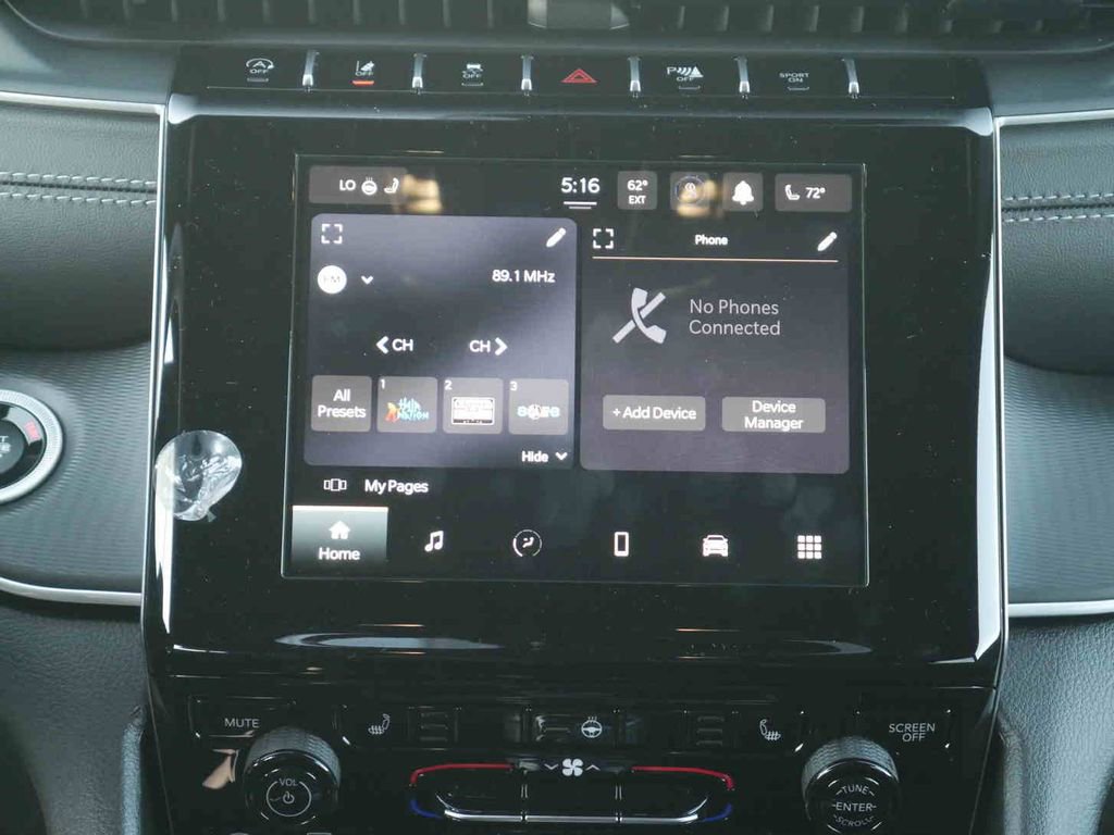 New 2025 Jeep Grand Cherokee Altitude image 5