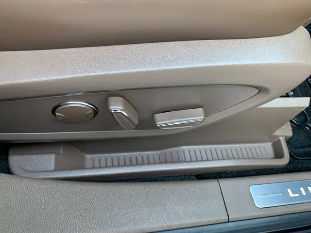 Used 2018 Lincoln MKX Reserve w/ Lincoln MKX Climate Package AWD/4WD image 12