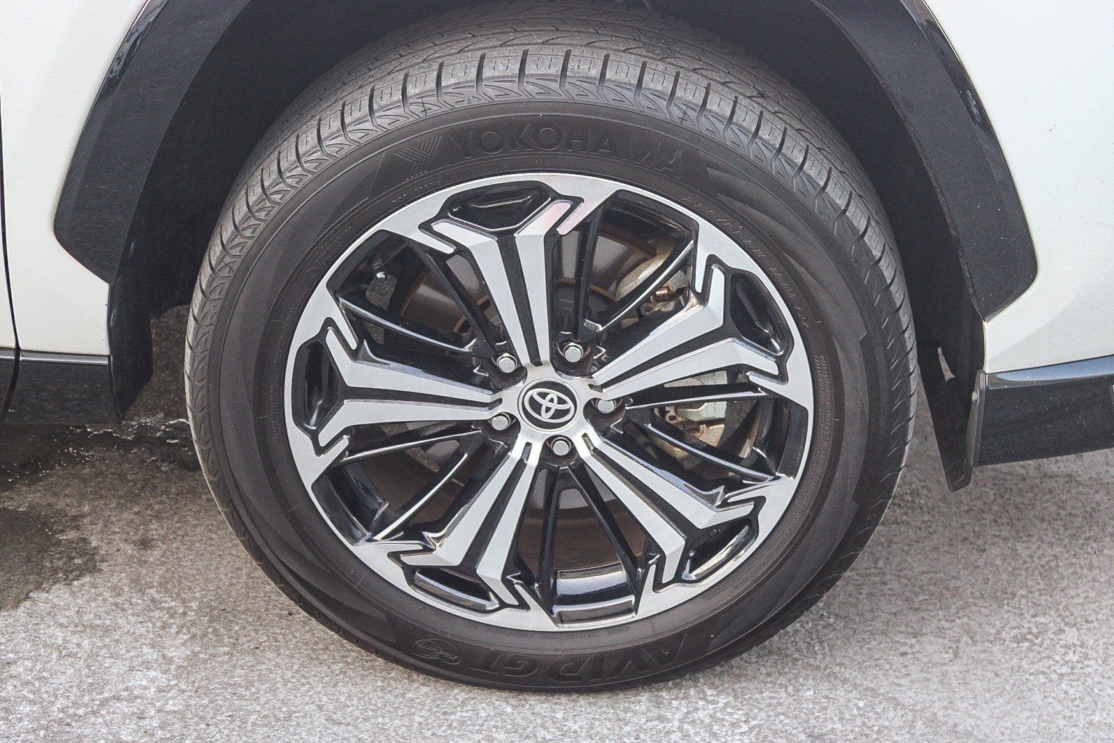 Used 2024 Toyota RAV4 XSE w/ Weather Package AWD/4WD image 11