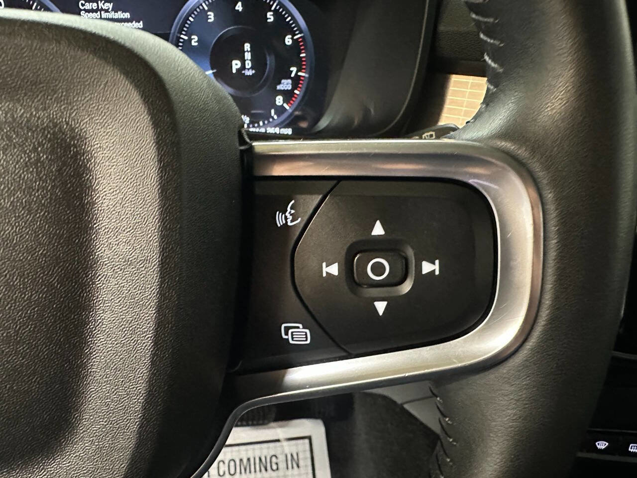 Used 2021 Volvo XC40 T5 Momentum image 17