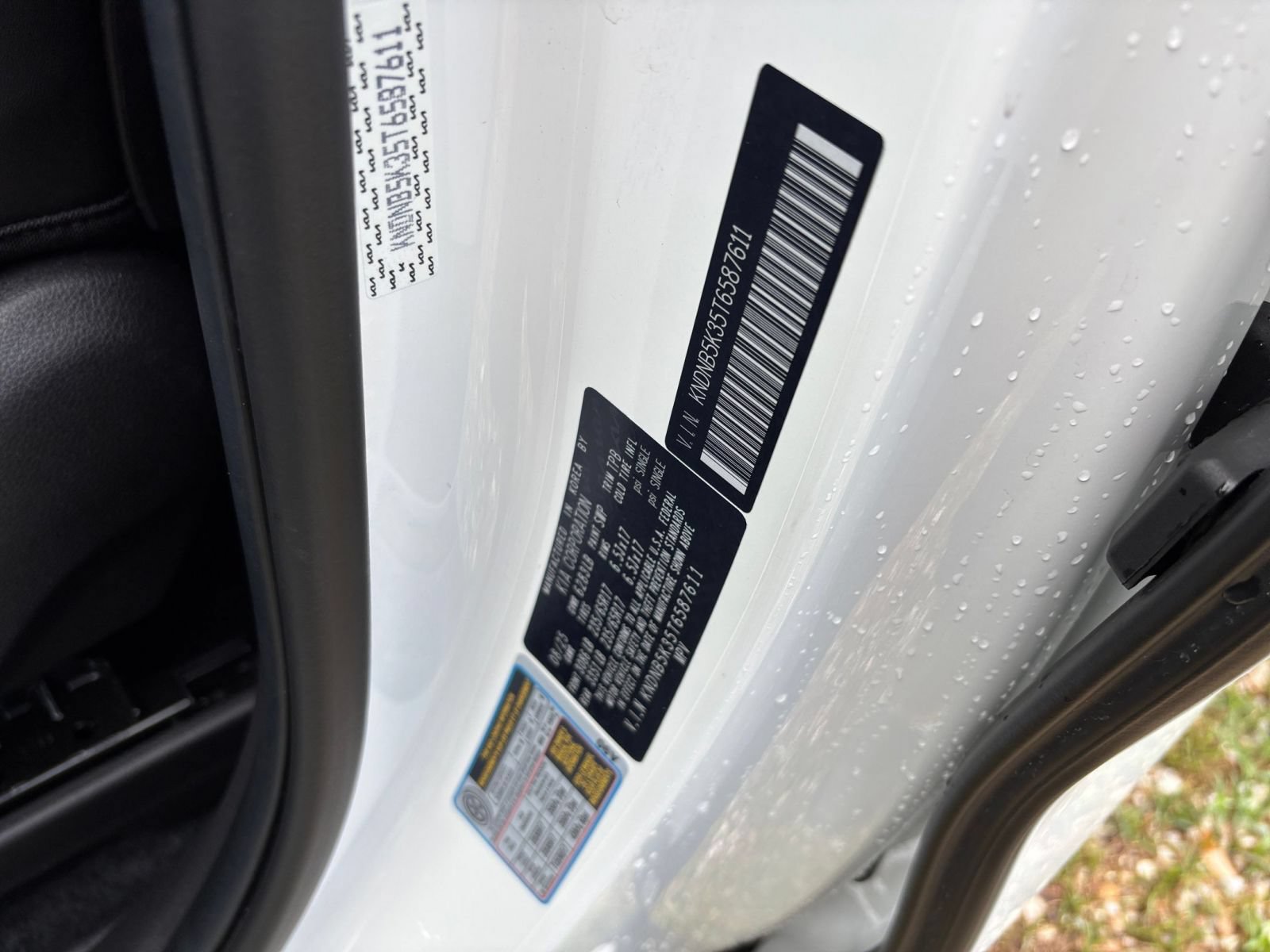 Used 2026 Kia Carnival FWD image 32