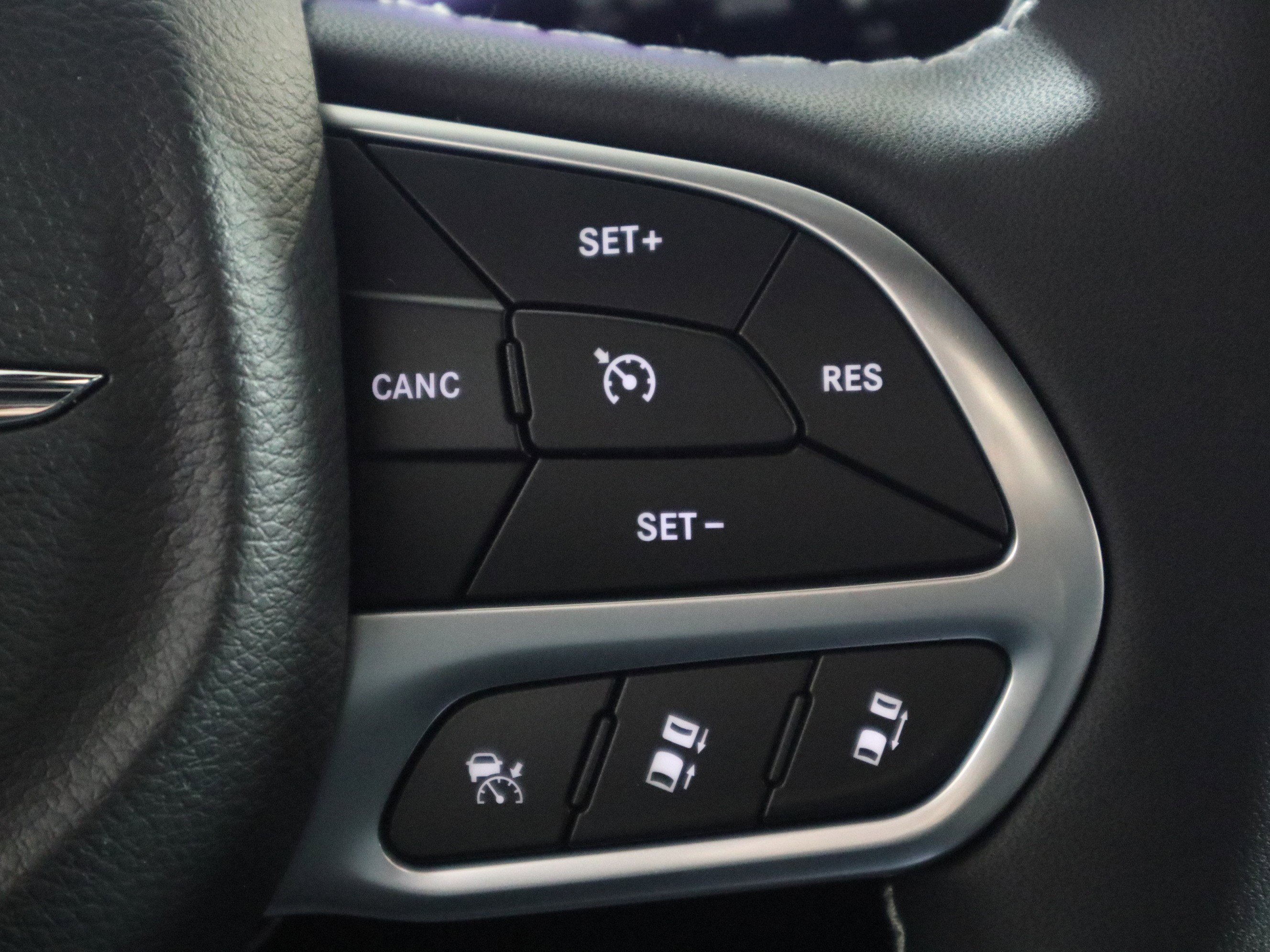 New 2026 Chrysler Pacifica Select image 30