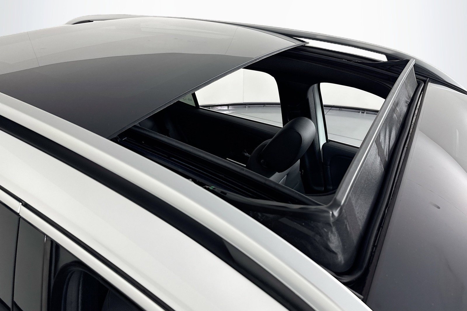 New 2026 Mercedes-Benz GLB 250 image 21