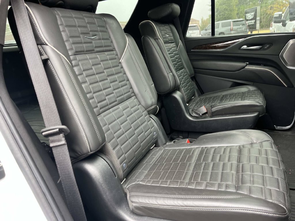 Used 2021 Cadillac Escalade Sport Platinum w/ LPO, ONYX Package AWD/4WD image 29