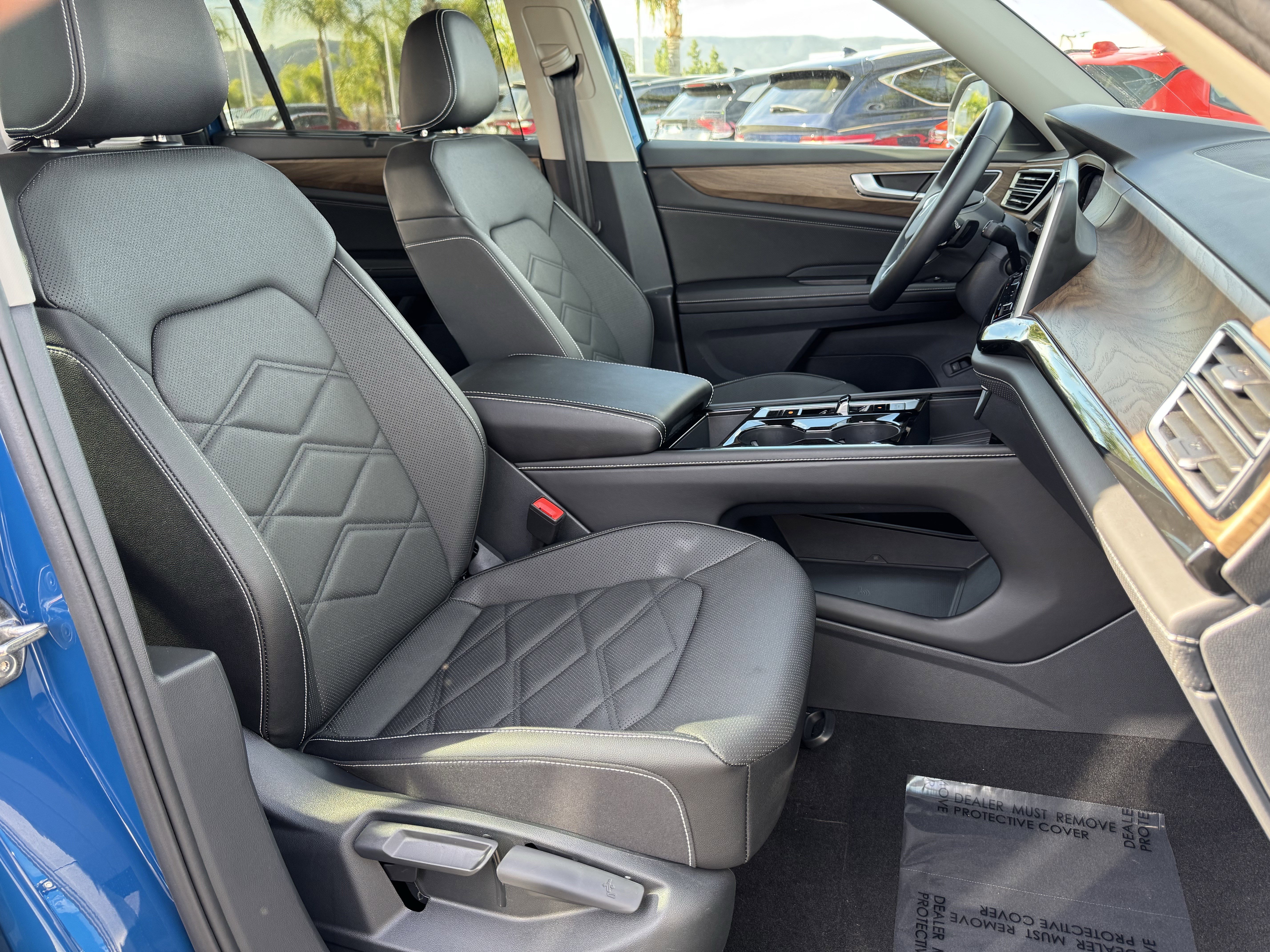 Certified 2025 Volkswagen Atlas SE image 37