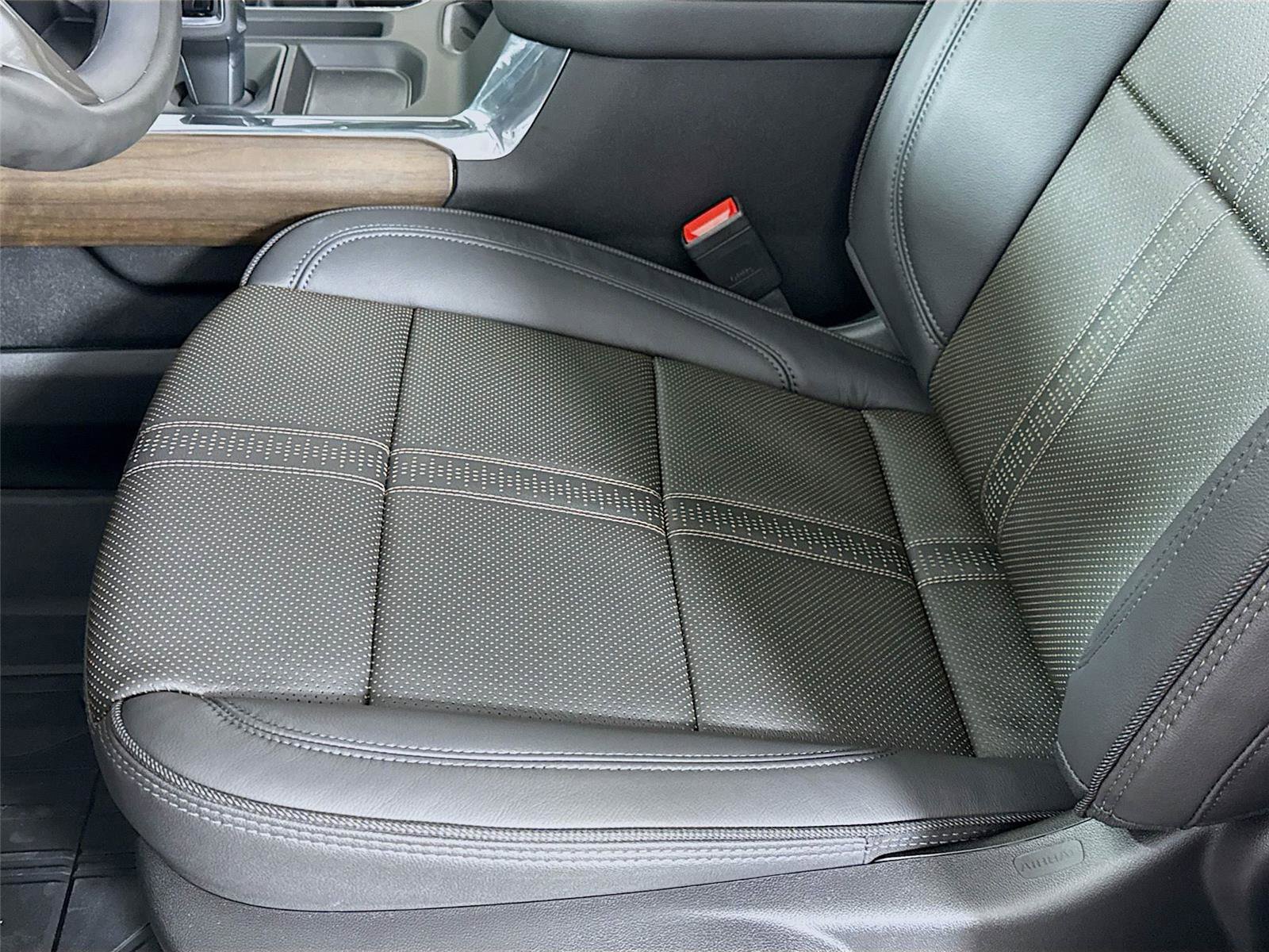 New 2026 Chevrolet Silverado 1500 High Country w/ High Country Premium Package image 15