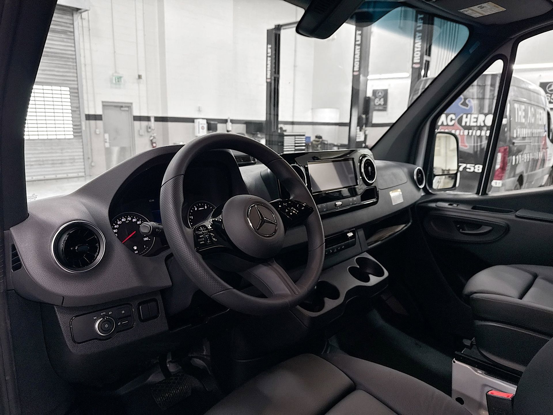 Used 2026 Mercedes-Benz Sprinter 2500 image 10