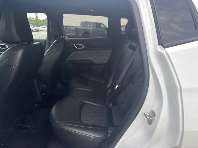 Used 2025 Jeep Compass Latitude AWD/4WD image 18