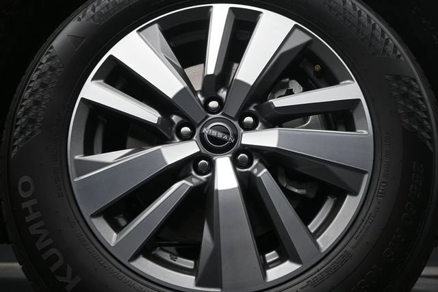 Used 2026 Nissan Pathfinder SL FWD image 9