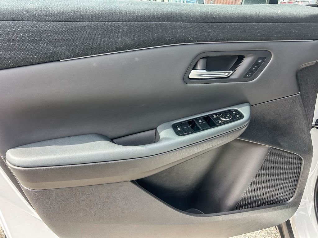 New 2026 Nissan Leaf Platinum+ FWD image 27