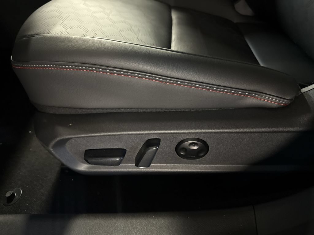 New 2026 Nissan Sentra SR w/ SR Premium Package FWD image 14