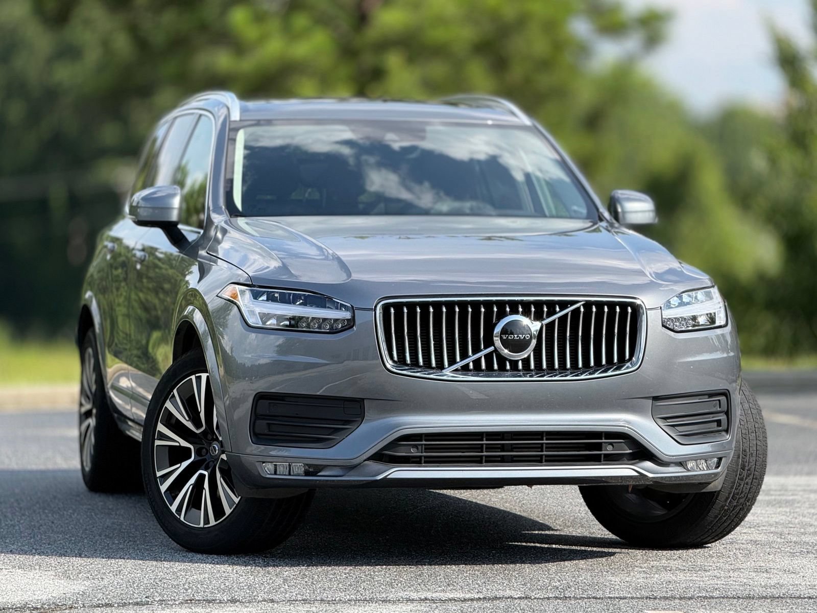 Used 2020 Volvo XC90 T5 Momentum w/ Protection Package FWD image 4