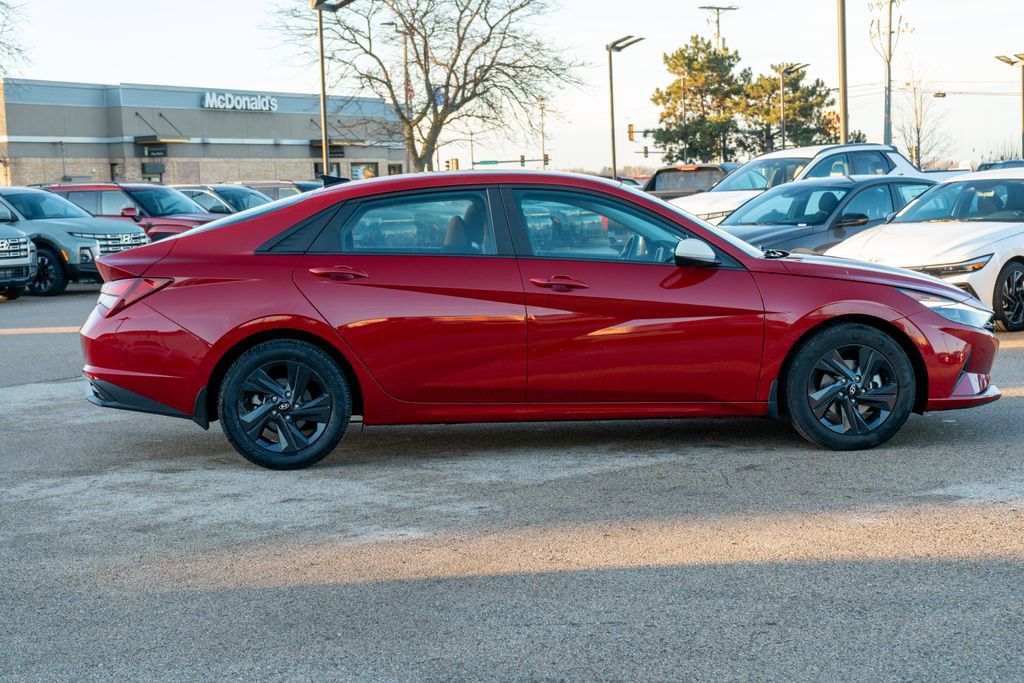 Certified 2023 Hyundai Elantra SEL w/ Preferred Accessory Package image 8