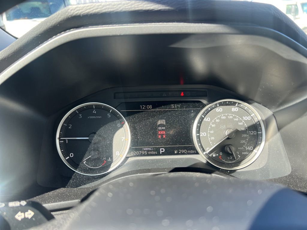 Used 2025 Mitsubishi Outlander SE image 2